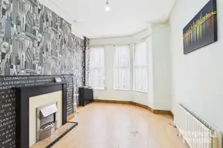 32 Willowbank GardensImage 3