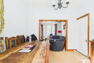 32 Willowbank GardensImage 5