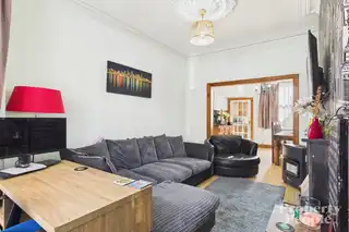 32 Willowbank GardensImage 2