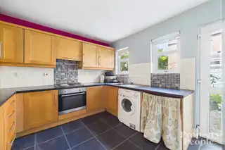 12 Chestnut GardensImage 10