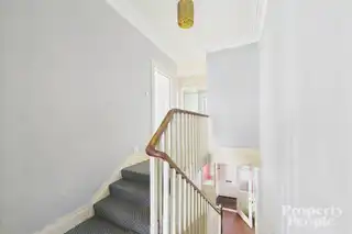 12 Chestnut GardensImage 12