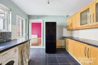 12 Chestnut GardensImage 11