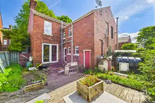 12 Chestnut GardensImage 27