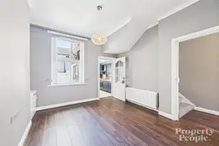 16 Clifton DriveImage 9