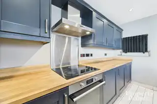 16 Clifton DriveImage 12