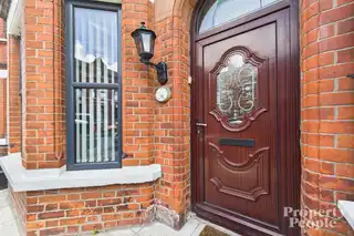 16 Clifton DriveImage 3