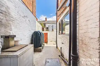 16 Clifton DriveImage 29