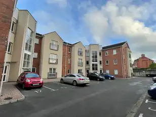 Apt 4 Shandon ManorImage 2
