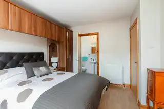 Apt 4 DelamountImage 11