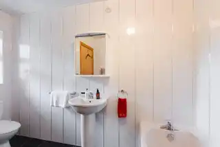 Apt 4 DelamountImage 15