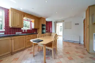 10 Ascot GardensImage 11