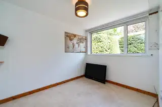 10 Ascot GardensImage 12