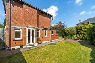 10 Ascot GardensImage 25
