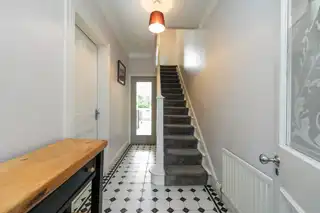 32 Wandsworth GardensImage 3