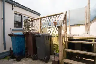 10 Stream StreetImage 10