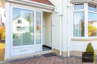 10 Hazeldene DriveImage 3