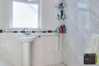 10 Hazeldene DriveImage 31