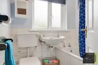 6 Springwell GardensImage 25