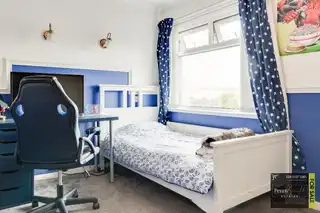 6 Springwell GardensImage 23