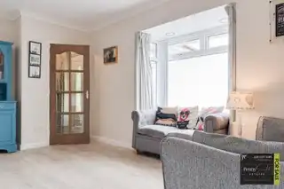 6 Springwell GardensImage 5