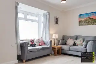 6 Springwell GardensImage 4