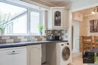 6 Springwell GardensImage 8