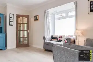 6 Springwell GardensImage 5