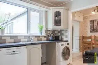 6 Springwell GardensImage 8