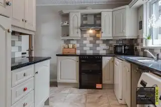 6 Springwell GardensImage 7
