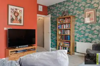 Apt 27 Cotton HallImage 9