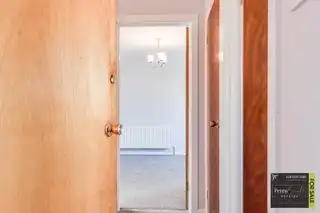 8 Sandymount CourtImage 5
