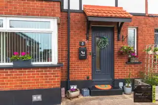 5 Woodford GrangeImage 2