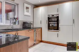 5 Woodford GrangeImage 9