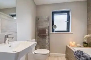 40 The BanksImage 7