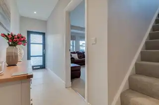 40 The BanksImage 3