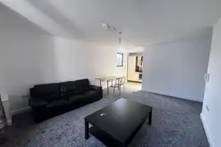 Apt 19 147-153 KingswayImage 5