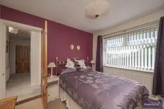 11 Ashley GardensImage 15