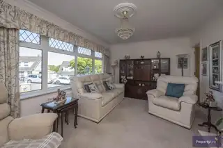 11 Ashley GardensImage 4
