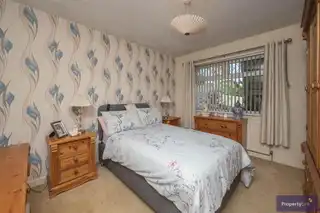 11 Ashley GardensImage 13