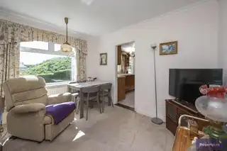 11 Ashley GardensImage 5
