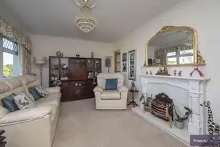 11 Ashley GardensImage 3