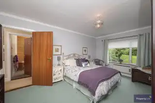 25 Charlemont GardensImage 19
