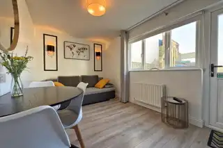 Flat 2 64 Causeway StreetImage 3
