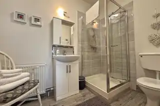 50 Eglinton StreetImage 21