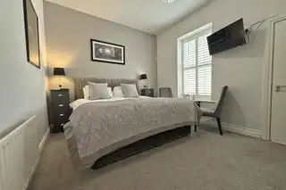 50 Eglinton StreetImage 16