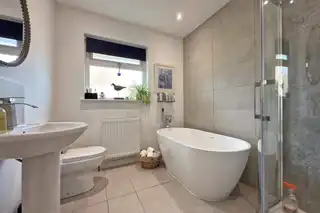 5 Meadow GardensImage 14