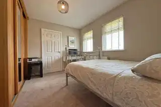 5 Meadow GardensImage 10