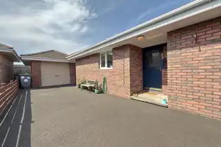 5 Meadow GardensImage 18