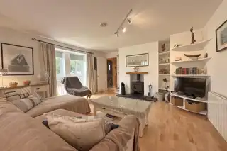 11 Seaport ApartmentsImage 3