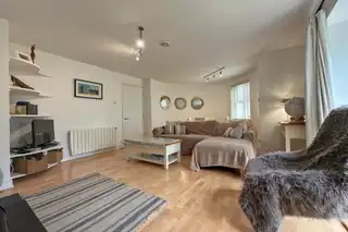 11 Seaport ApartmentsImage 5